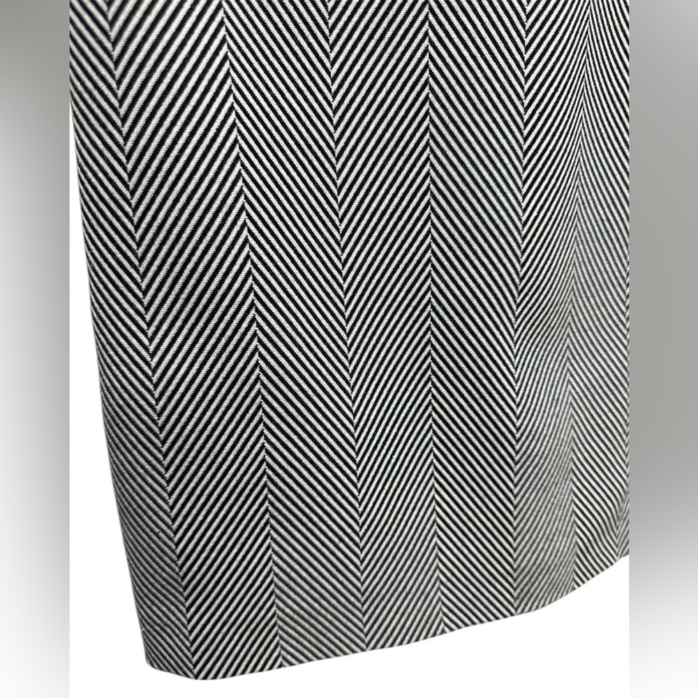 1. State Black and White Patterned Mini Shift Sheath Dress V Neck Women’s Sz 8 - Picture 5 of 7